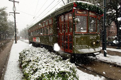Take a Streetcar Tour for the Holidays